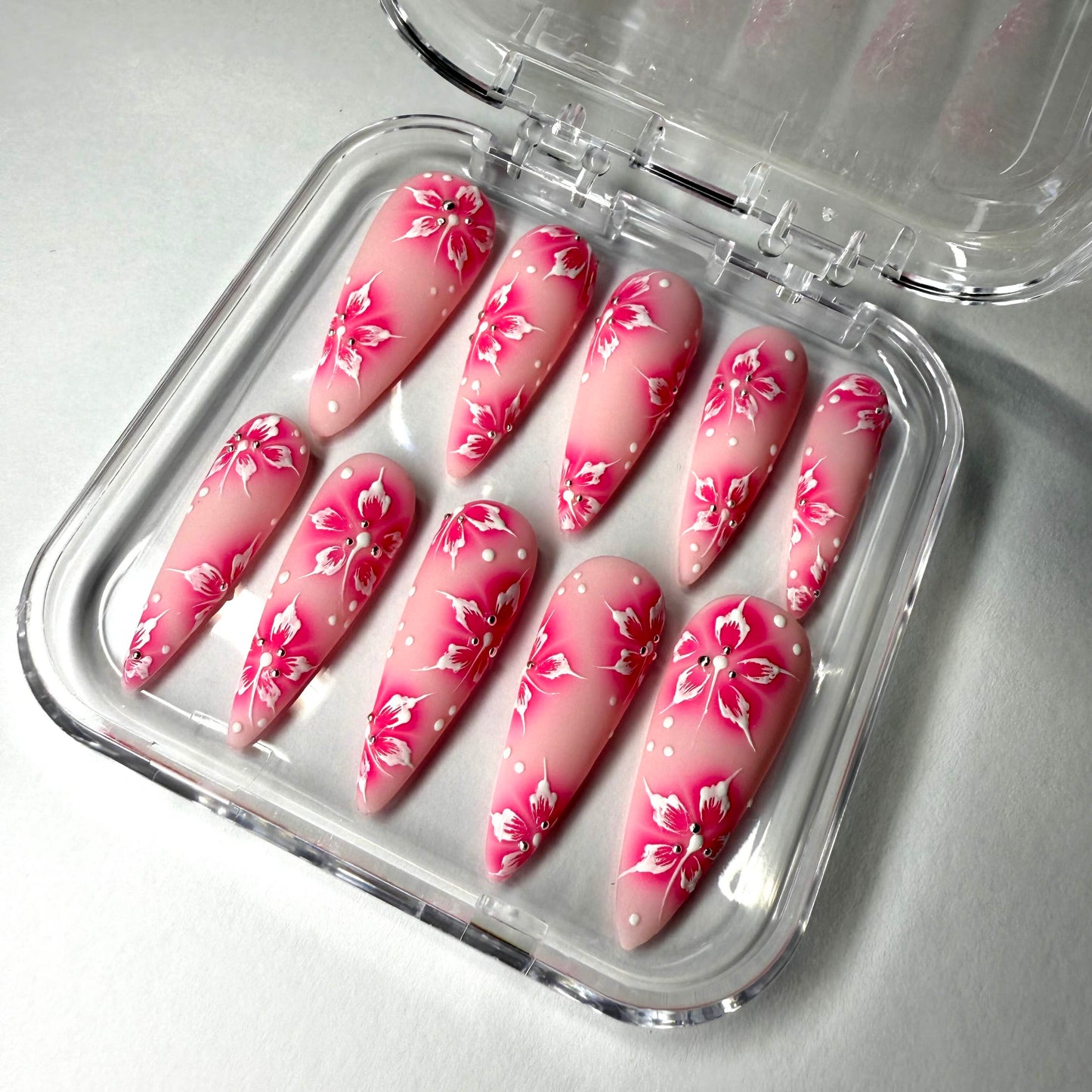 Press on nails roses